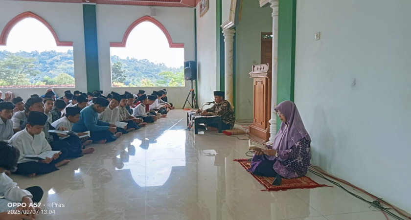 Tutup Peringatan Isra Mi'raj, MTsN 5 Kulon Progo Gelar Muqoddaman Al Quran