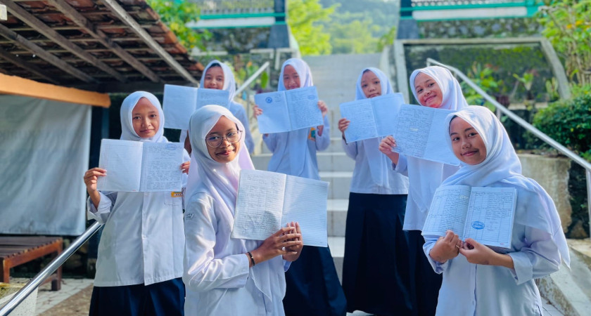 Kembangkan Literasi, MTsN 5 Kulon Progo Gelar PROLISA Berbasis Koleksi Perpustakaan Baitul Hikmah