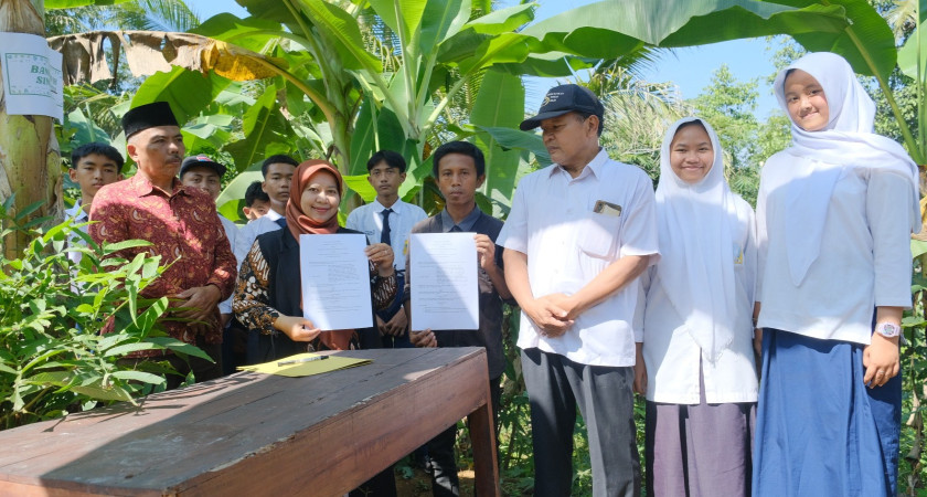 MTsN 5 Kulon Progo Jalin Kerjasama dengan Bank Sampah Sinorowedi