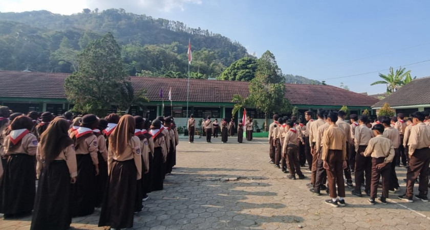 Pramuka Penggalang Terap MTsN 5 Kulon Progo Siap Jadi Teladan: “Sadar, Patuh, dan Disiplin”