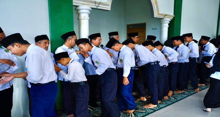 Hangatnya Silaturahmi, MTsN 5 Kulon Progo Gelar Halalbihalal di Hari Pertama Masuk Madrasah