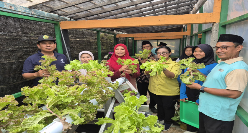 DLH Kulon Progo Apresiasi Inovasi Hijau MTsN 5 Kulon Progo dalam Field Trip Adiwiyata: Langkah Nyata Menuju Madrasah Adiwiyata Berprestasi