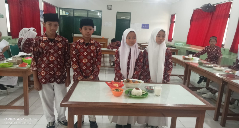 Bergantian, Kelompok P5 MTsN 5 Kulon Progo Presentasikan Hasil Proyek