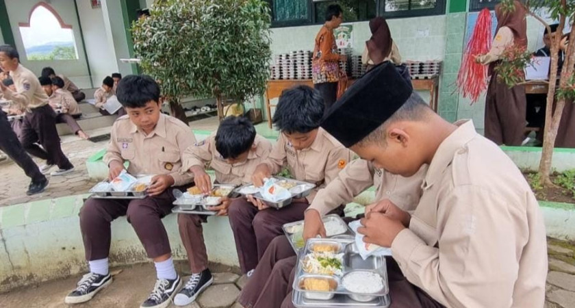 Program Kembali Berjalan, MBG Ludes Tak Tersisa di MTs Negeri 5 Kulon Progo