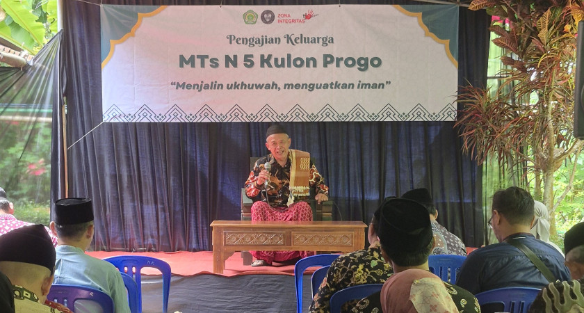 Eratkan Silaturahmi, MTsN 5 Kulon Progo Gelar Pengajian Keluarga