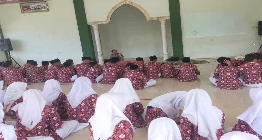 Cegah Perundungan Sejak Dini, MTsN 5 Kulon Progo Gelar Penyuluhan bersama Polsek Samigaluh