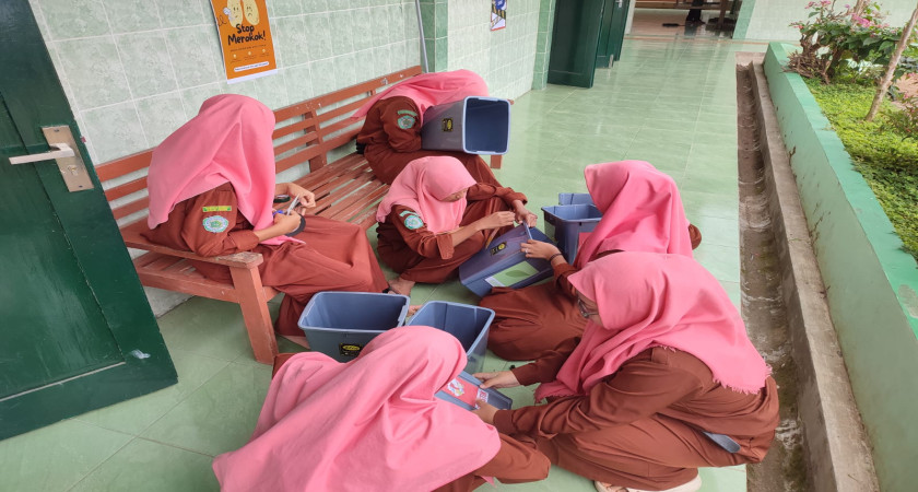 MTsN 5 Kulon Progo Tambah Tempat Sampah untuk Kebersihan Lingkungan