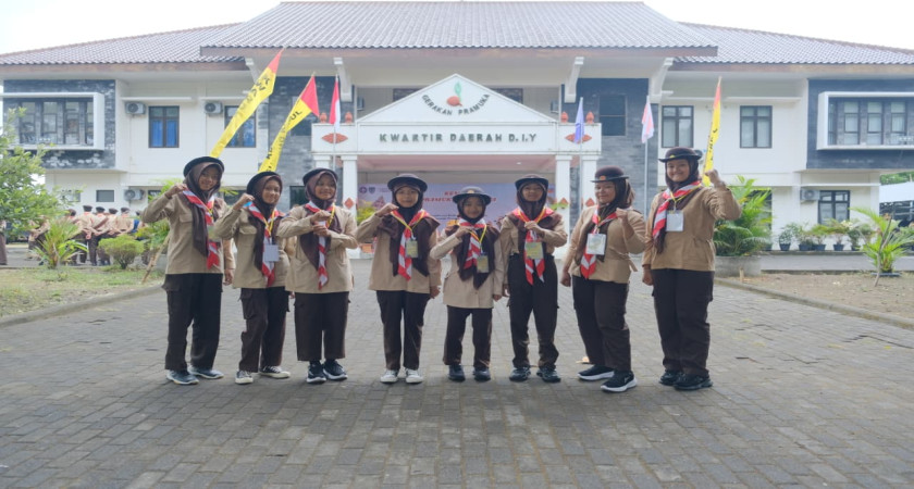 Menimba Ilmu dan Budaya, MTsN 5 Kulon Progo Kirim Regu Putri ke Kemah Pramuka Istimewa