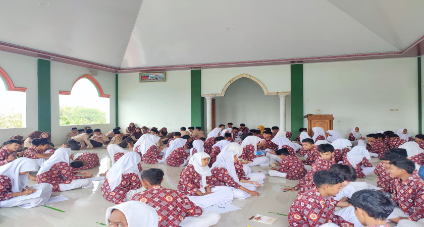 Kegiatan Kokurikuler MTsN 5 Kulon Progo: Siswa Antusias Susun Menu Gizi Seimbang untuk Hidup Sehat
