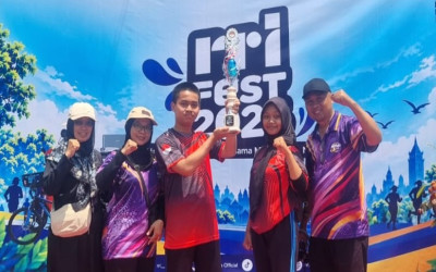 Raih Prestasi Storytelling, Siswa MTsN 5 Kulon Progo Terima Trophy dan Uang Pembinaan di RRI Fest