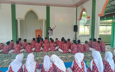 Tingkatkan Kesadaran Digital, Penyuluhan di MTsN 5 Kulon Progo Hadirkan Narasumber dari FISIP UNY