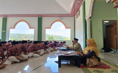 Muqoddaman MTsN 5 Kulon Progo: Menyucikan Hati, Membentuk Karakter Islami