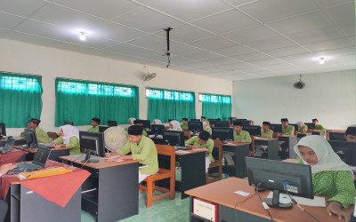 Pelaksanaan TKA Hari Pertama di MTsN 5 Kulon Progo Berjalan Lancar, Siswa Dapat Motivasi Penuh