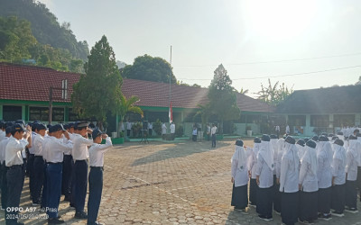 Peringati Hari Kebangkitan Nasional MTsN 5 Kulon Progo Gelar Upacara bendera