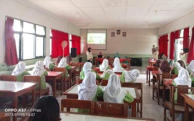 Mahasiswa Poltekkes Yogayakarta Mengisi Seminar Gizi Remaja MTsN 5 Kulon Progo   