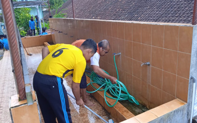 MTs N 5 Kulon Progo Bersihkan Tempat Wudhu, Wujud Kepedulian Kebersihan Sekolah