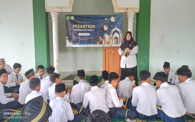 Jelang Lebaran, Siswa MTsN 5 Kulon Progo Belajar Bersama Membuat Ketupat