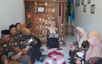 MTsN 5 Kulon Progo Mantapkan Langkah Adiwiyata, Libatkan Wali Kelas Persiapkan World Clean-Up Day Indonesia Tahun 2025