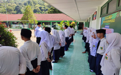 Satu Pesan, Seribu Semangat: Waka Kesiswaan MTsN 5 Kulon Progo Bangkitkan Motivasi Jelang ASPD