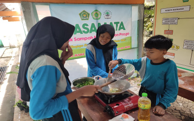 Kreatif dan Inspiratif! Siswa MTsN 5 Kulon Progo Olah Pegagan Jadi Keripik Bernilai Ekonomi