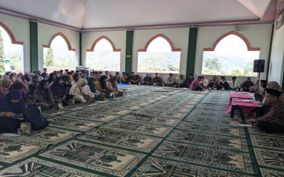 Perkuat Sinergi, MTsN 5 Kulon Progo Gelar Pengajian Parenting Bersama Wali Murid