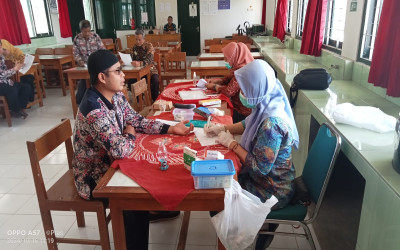 Guru dan Karyawan MTsN 5 Kulon Progo Jalani Pemeriksaan Kesehatan