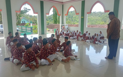 Tingkatan Karakter Siswa, Guru BK MTsN 5 Kulon Progo Gelar Pembimbingan Klasikal