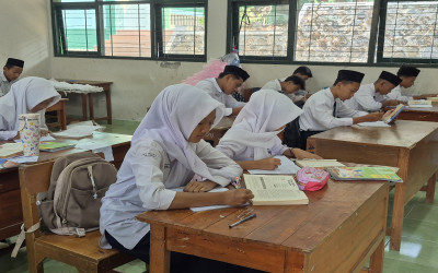 Asah Kemampuan Literasi, Murid MTsN 5 Kulon Progo Tulis Resensi Buku melalui ProLiSa