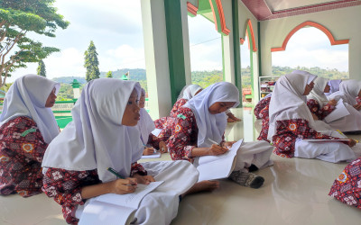 Tanamkan Jiwa Peneliti Sejak Dini, MTsN 5 Kulon Progo Adakan Kokurikuler Riset