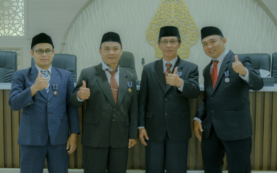 Empat Guru MTsN 5 Kulon Progo Raih Penghargaan Satyalancana Karya Satya