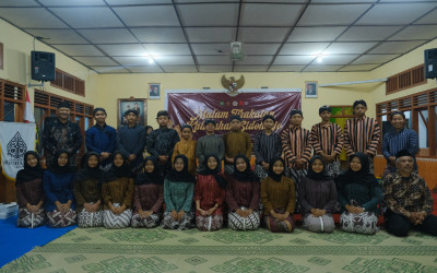 Lestarikan Seni Tradisi, Pelajar MTsN 5 Kulon Progo Tabuh Gamelan di Malam Tirakatan Kalurahan Sidoharjo