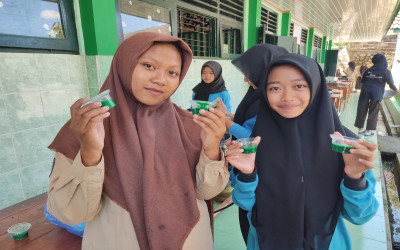 MTsN 5 Kulon Progo Gelar Pelatihan Olah Pegagan Menjadi Sabun Herbal, Siswa Antusias Ikuti Kegiatan