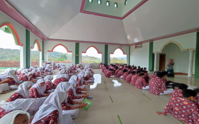 Waka Kurikulum MTsN 5 Kulon Progo Sosialisasikan Program Kokurikuler Satu Semester ke Depan