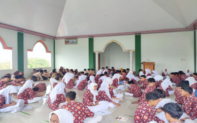 Kegiatan Kokurikuler MTsN 5 Kulon Progo: Siswa Antusias Susun Menu Gizi Seimbang untuk Hidup Sehat